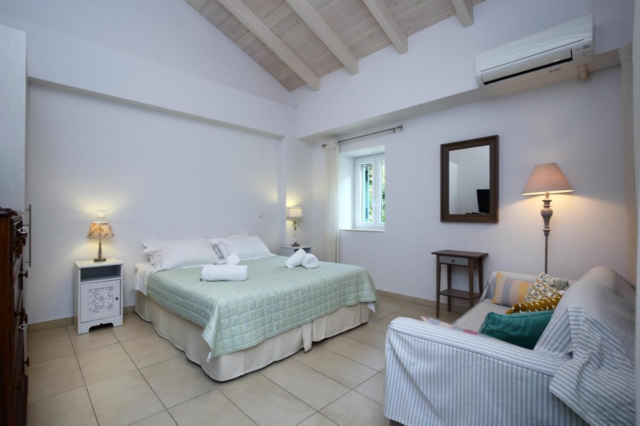 Wild Sea Apartments Agios Nikitas Exterior photo
