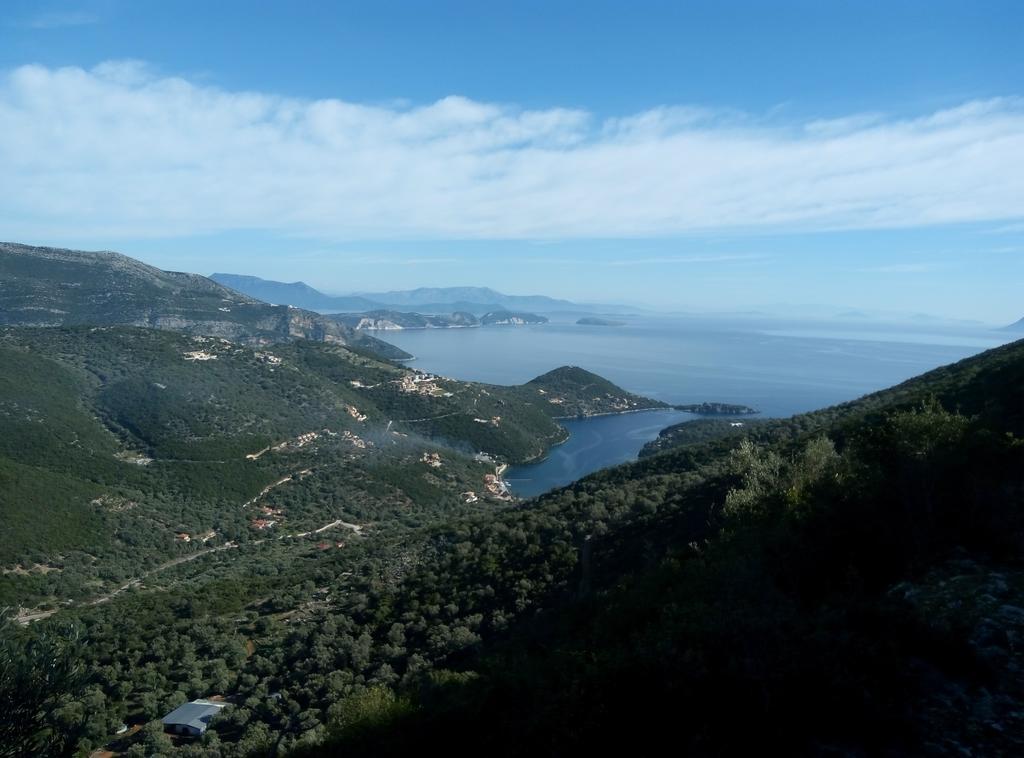 Wild Sea Apartments Agios Nikitas Exterior photo